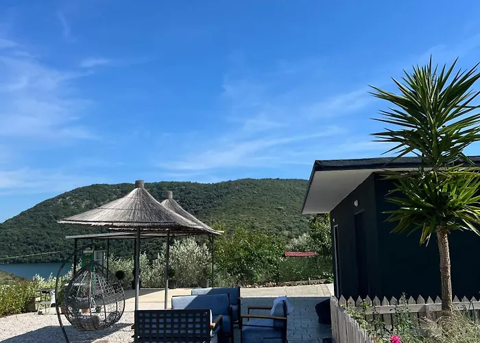 Calmo * Ksamil